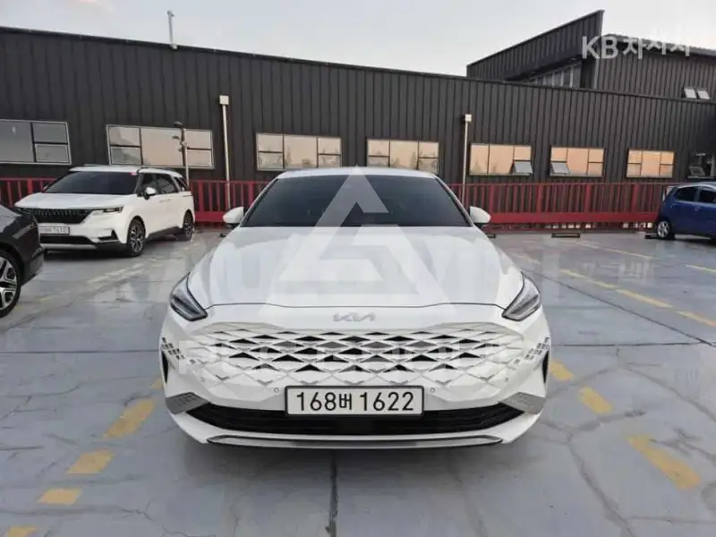 2023 KIA K8