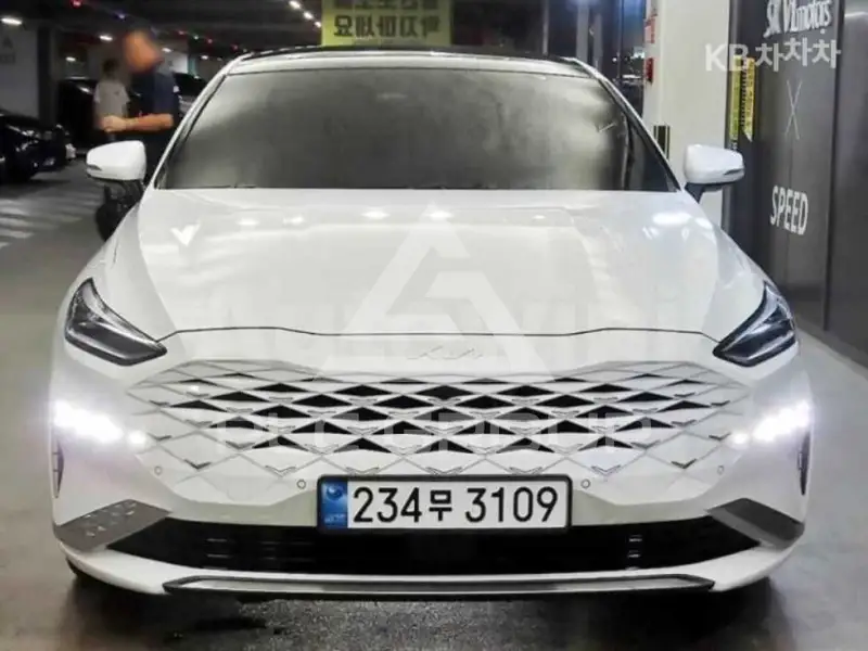 2023 KIA K8