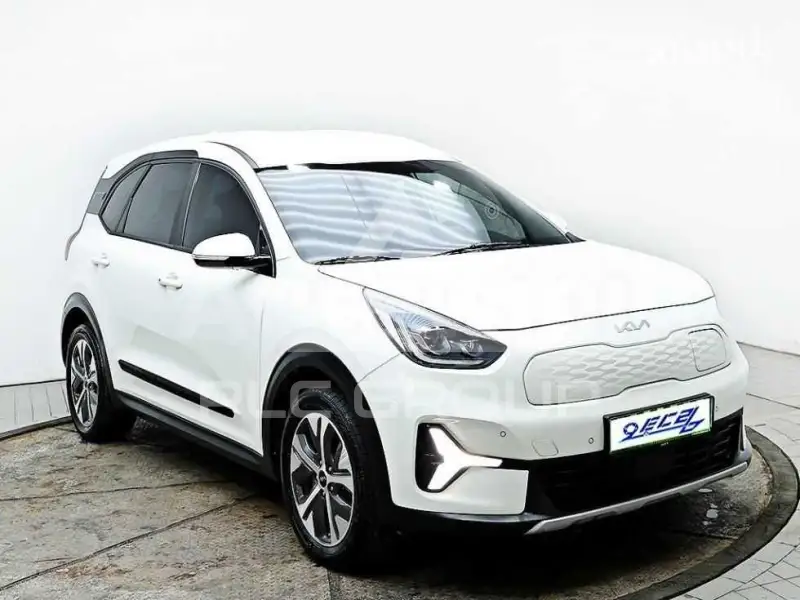 2023 KIA Niro