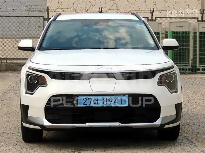 2023 KIA Niro