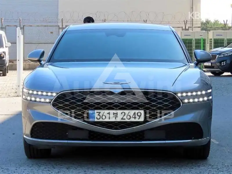 2023 Genesis G90