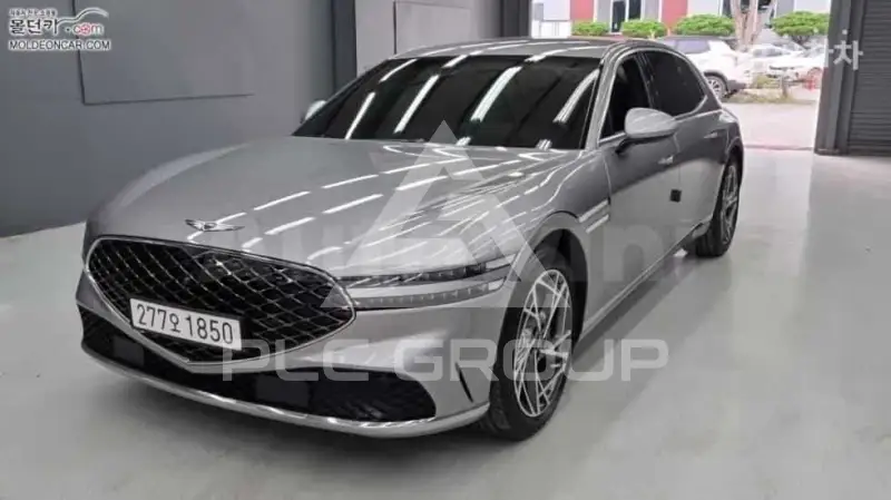 2023 Genesis G90
