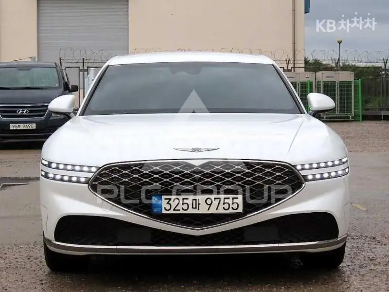 2023 Genesis G90