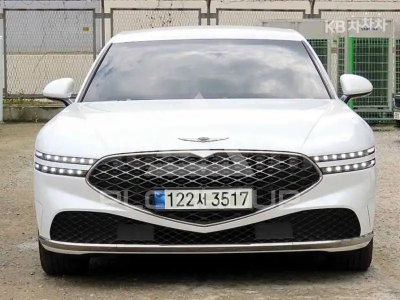 2023 Genesis G90