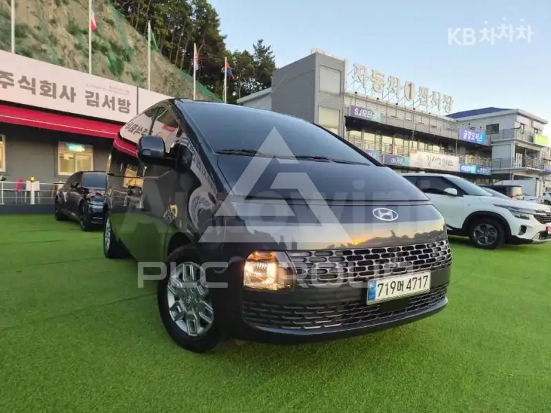 2023 Hyundai Staria