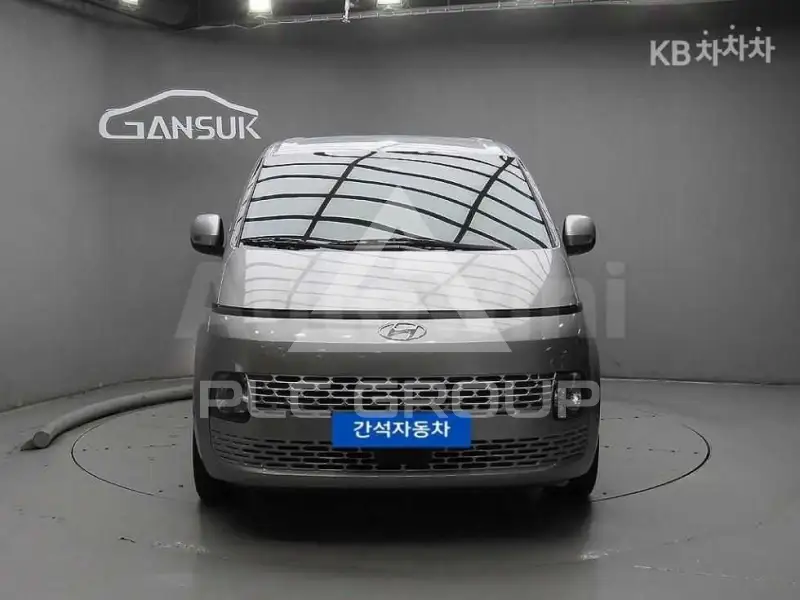 2023 Hyundai Staria