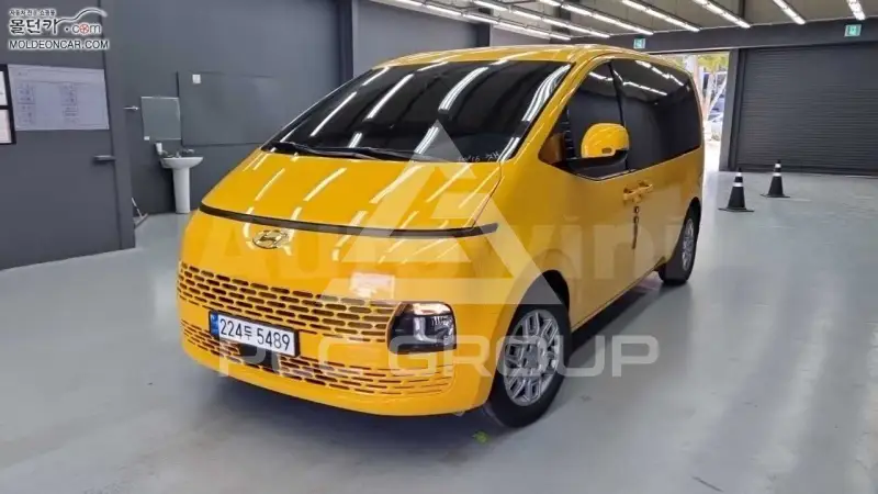 2023 Hyundai Staria