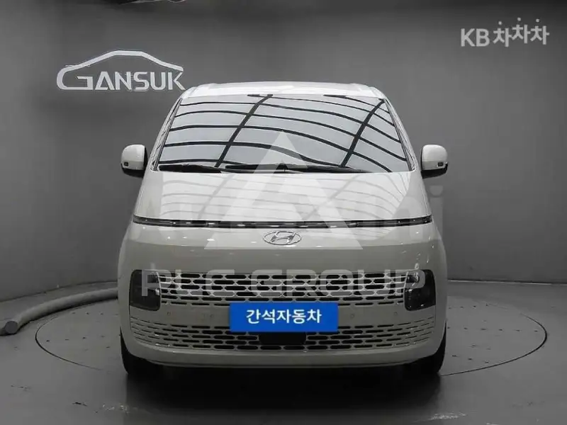 2023 Hyundai Staria