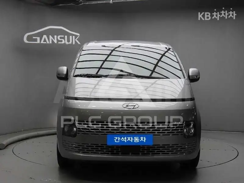 2023 Hyundai Staria