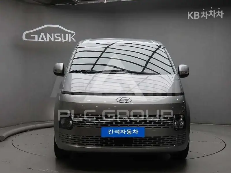 2023 Hyundai Staria