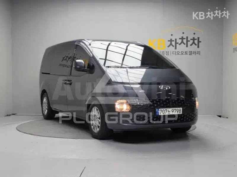 2023 Hyundai Staria