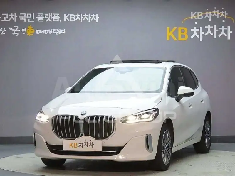 2024 BMW 218