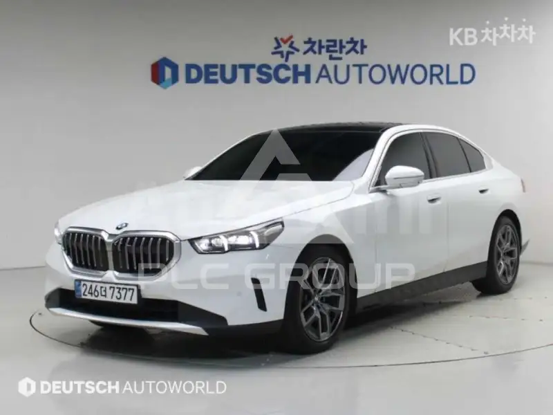 2024 BMW 523