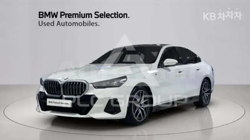 2024 BMW 523