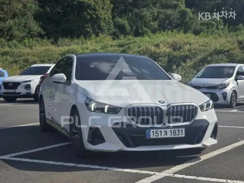 2024 BMW 523