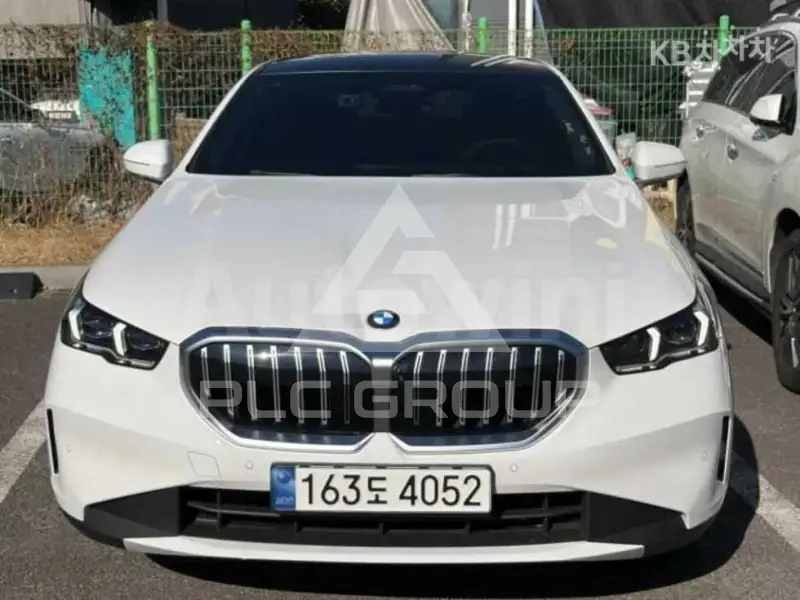 2024 BMW 523