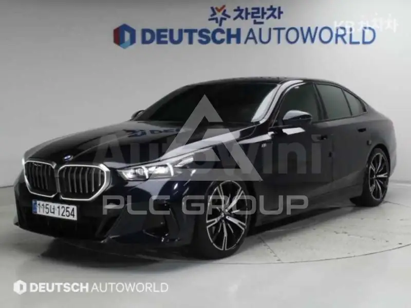 2024 BMW 523