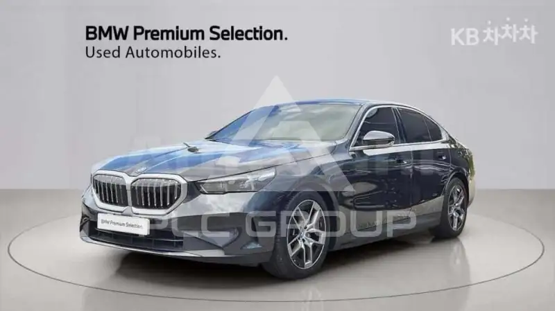 2024 BMW 523