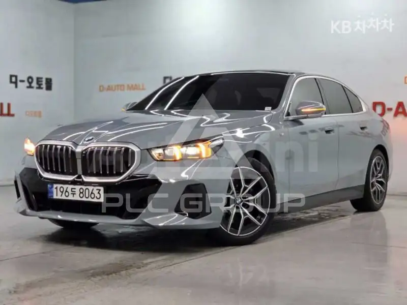 2024 BMW 523