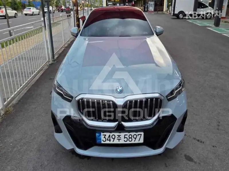 2024 BMW 523
