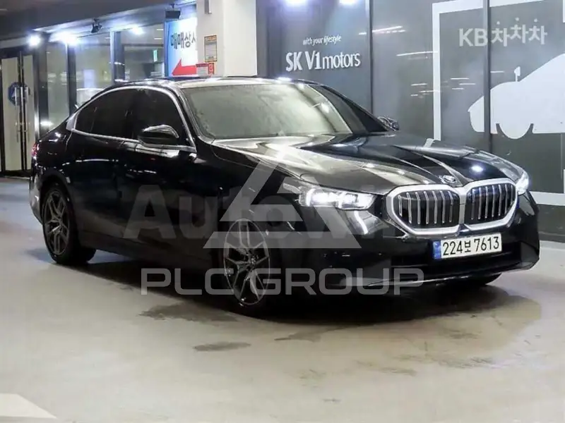 2024 BMW 523