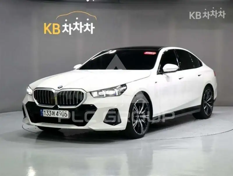 2024 BMW 523