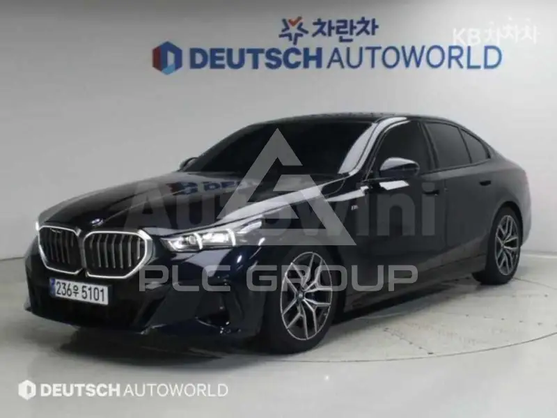 2024 BMW 523