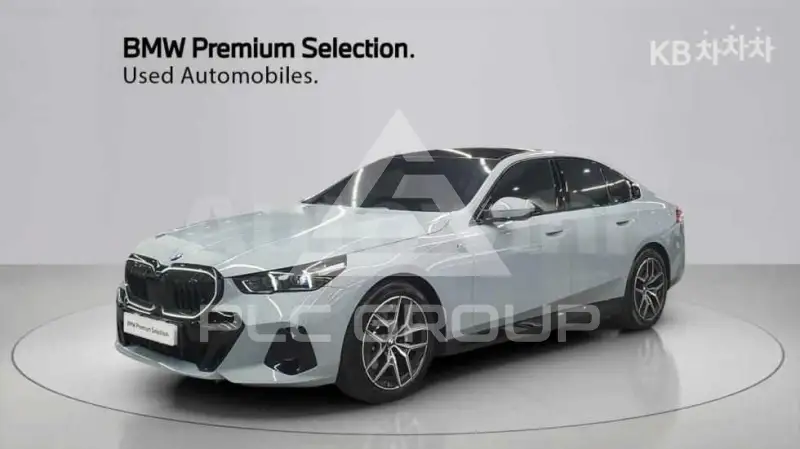 2024 BMW 523
