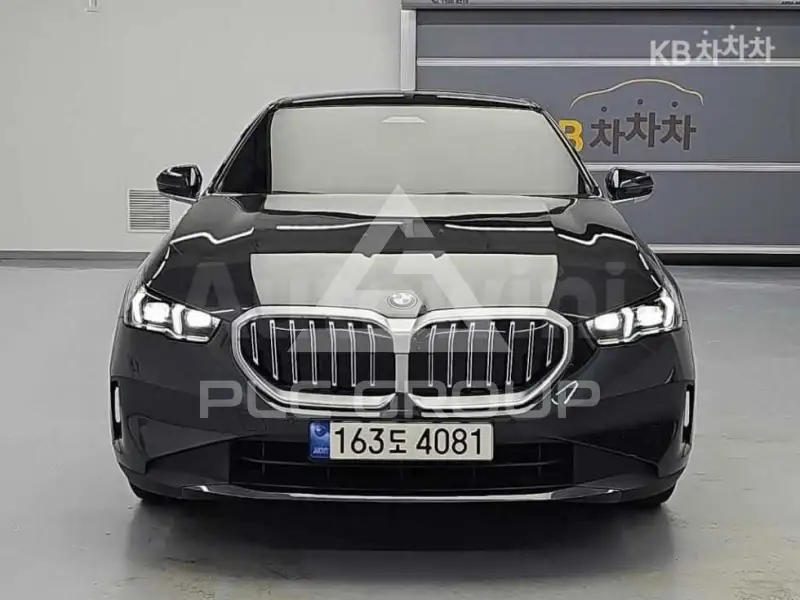 2024 BMW 523