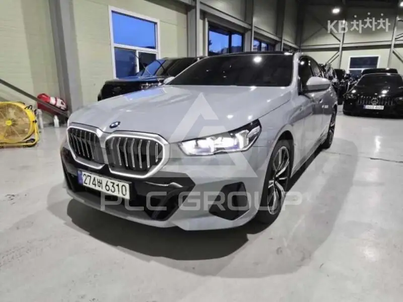 2025 BMW 523