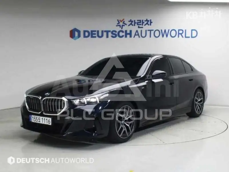 2025 BMW 523