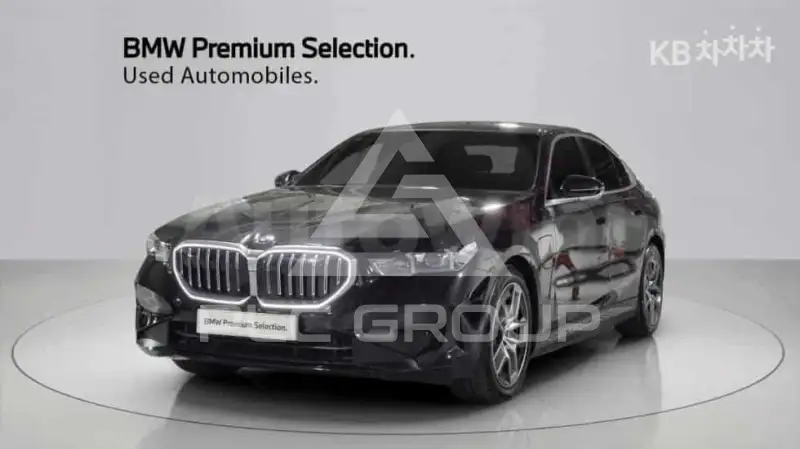 2025 BMW 523