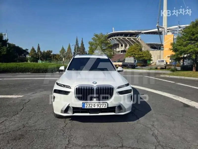 2025 BMW X7