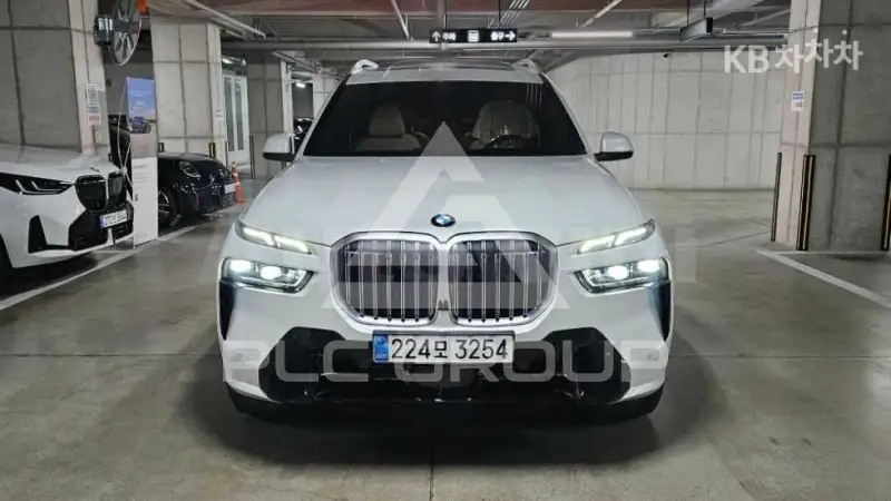 2025 BMW X7