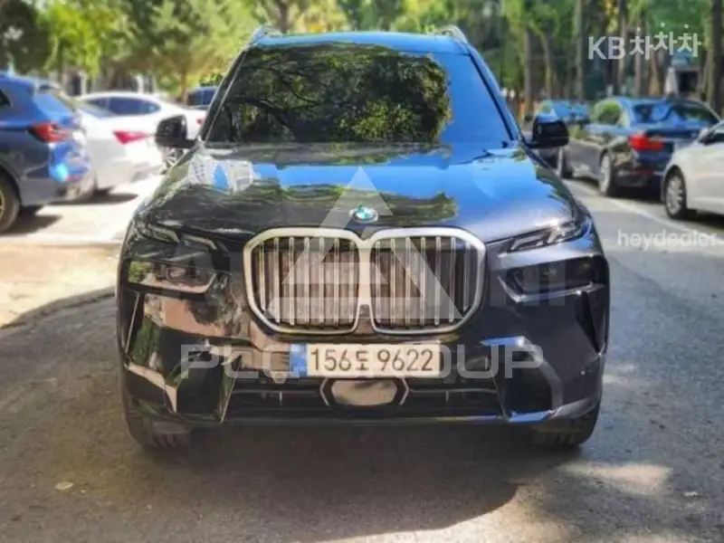 2025 BMW X7