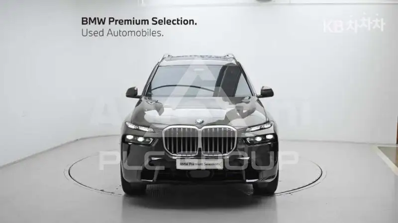 2025 BMW X7