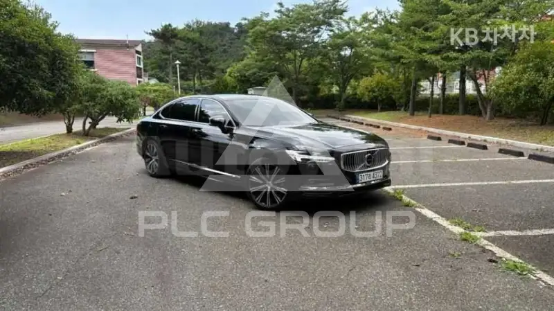 2025 Volvo S90