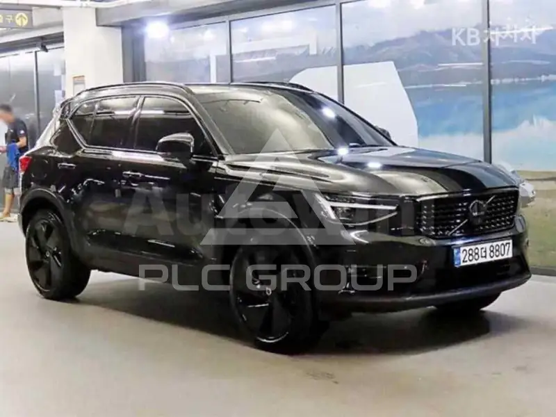 2025 Volvo XC40