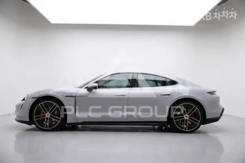 2025 Porsche Taycan