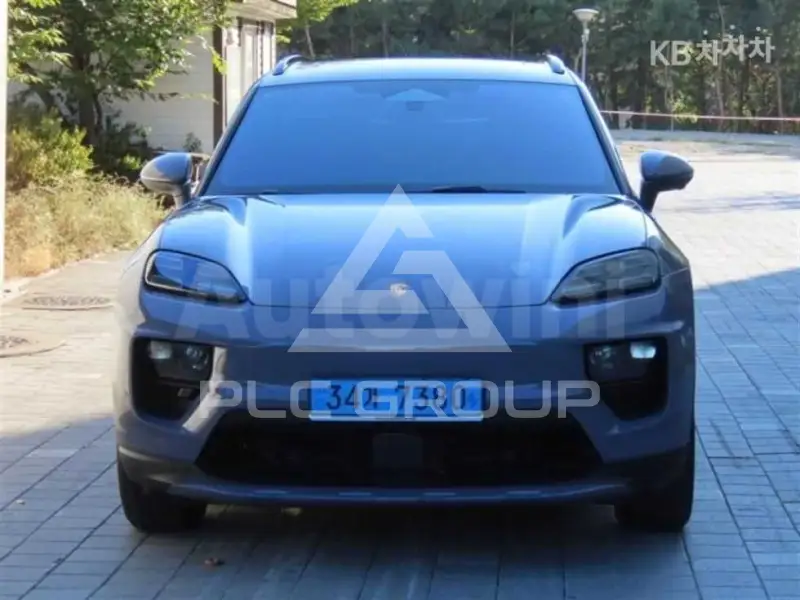 2025 Porsche MACAN