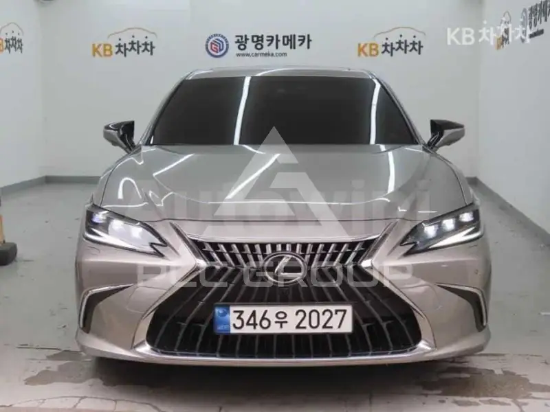 2025 Lexus ES