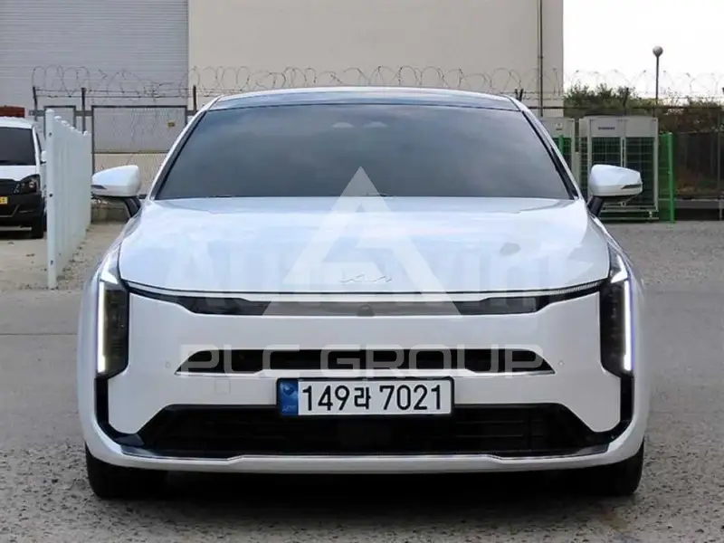 2025 KIA K8