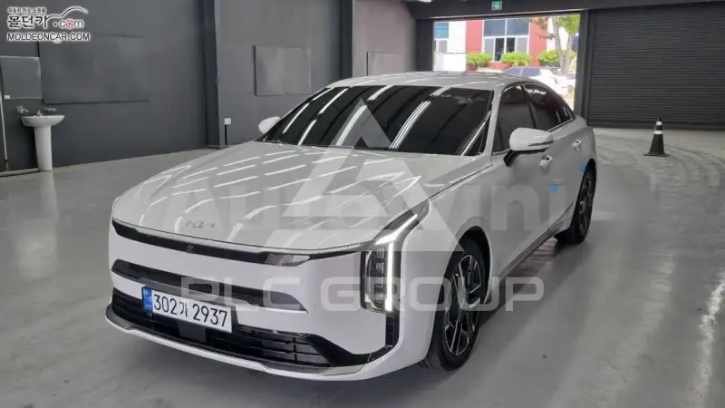 2025 KIA K8