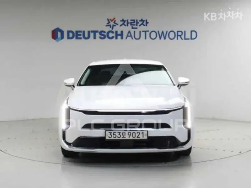 2025 KIA K8