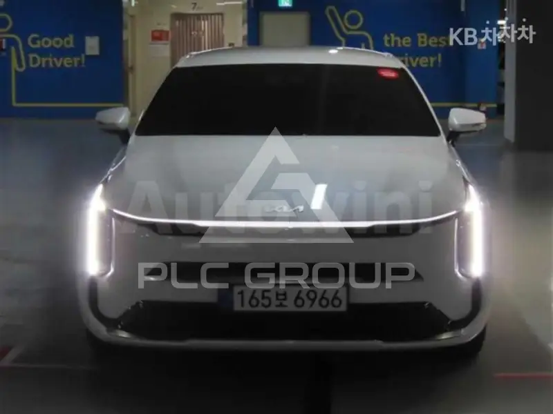 2025 KIA K8