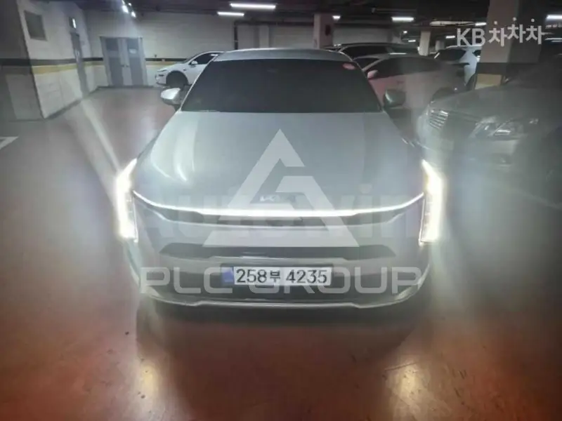 2025 KIA K8
