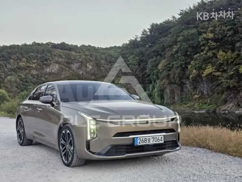 2025 KIA K8