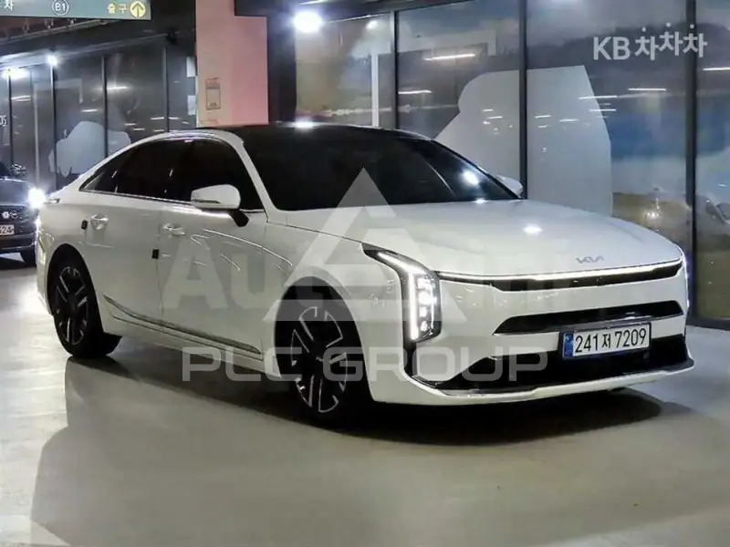 2025 KIA K8
