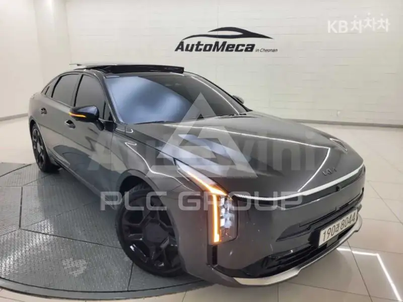 2025 KIA K8