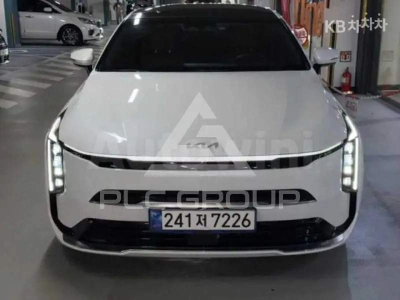 2025 KIA K8